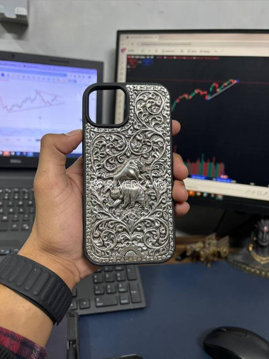 Bullish Beauty, Bearish Strength – The Silver Cover for Traders