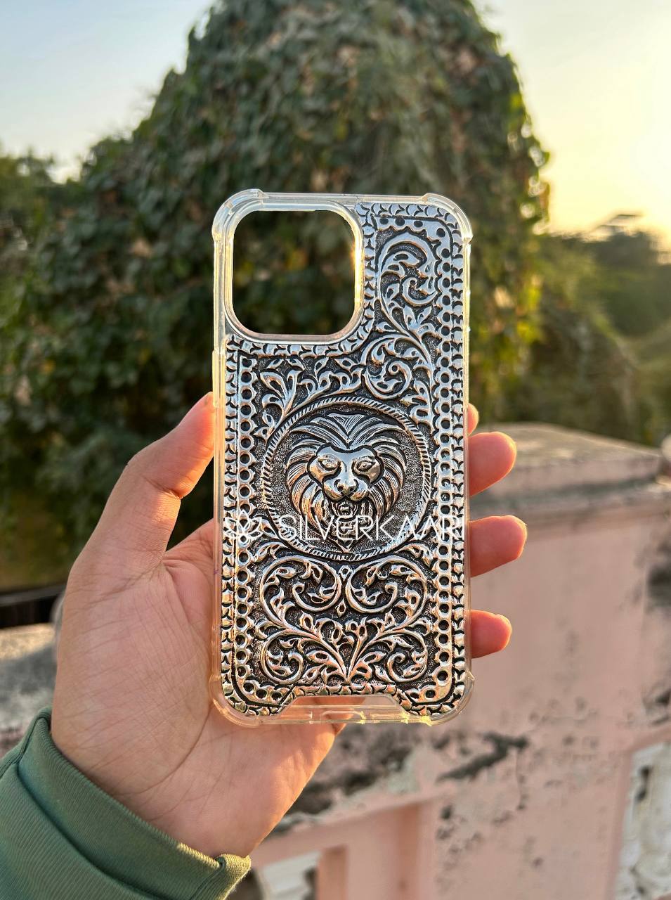 The Silver King: Lion-Inspired Premium Phone Case